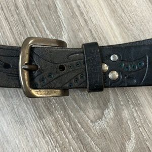 VINTAGE WOMENS DIESEL LEATHER BELT SIZE 75- 36" length